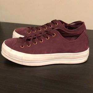 Women’s size 10 Converse